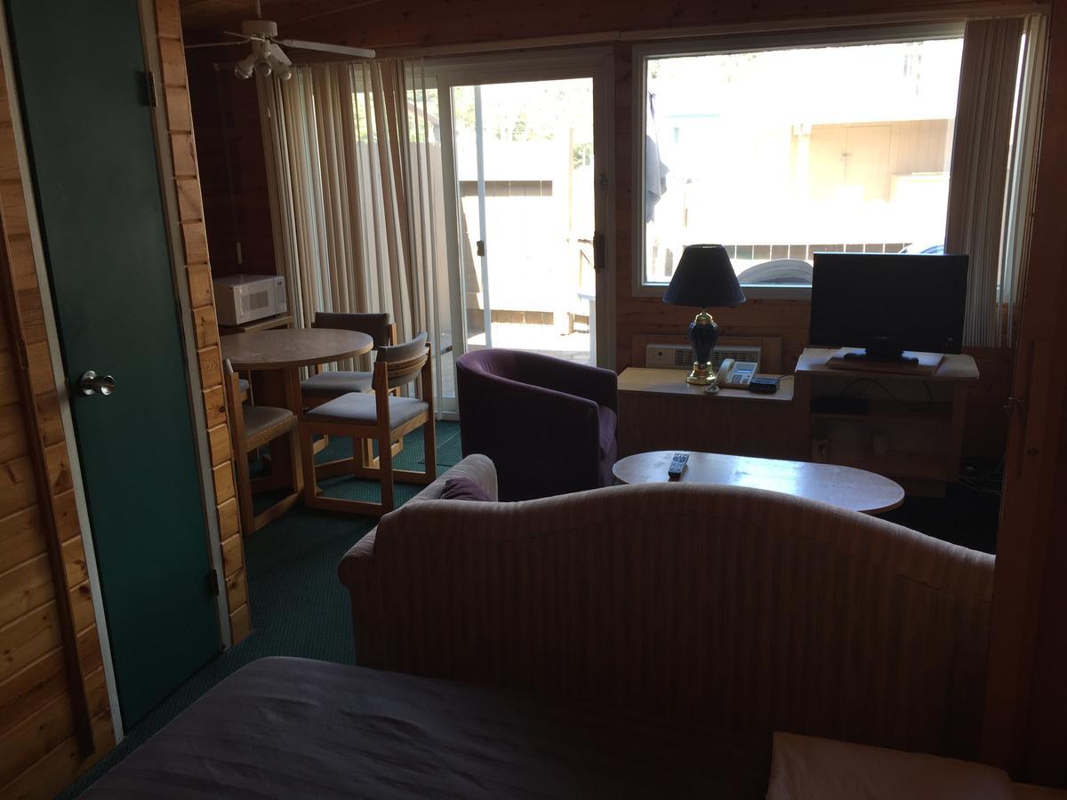Falcon Lake Hotel Exterior foto